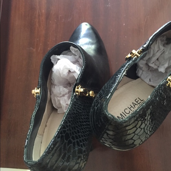 Michael Kors Black platform  high Bootie sz 10 - Picture 7 of 8